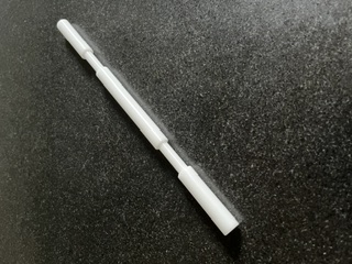 低歪みグレード（POM）の採用による反り防止